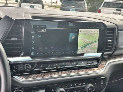 Used 2025 Chevrolet Silverado 1500 LT RWD image 13