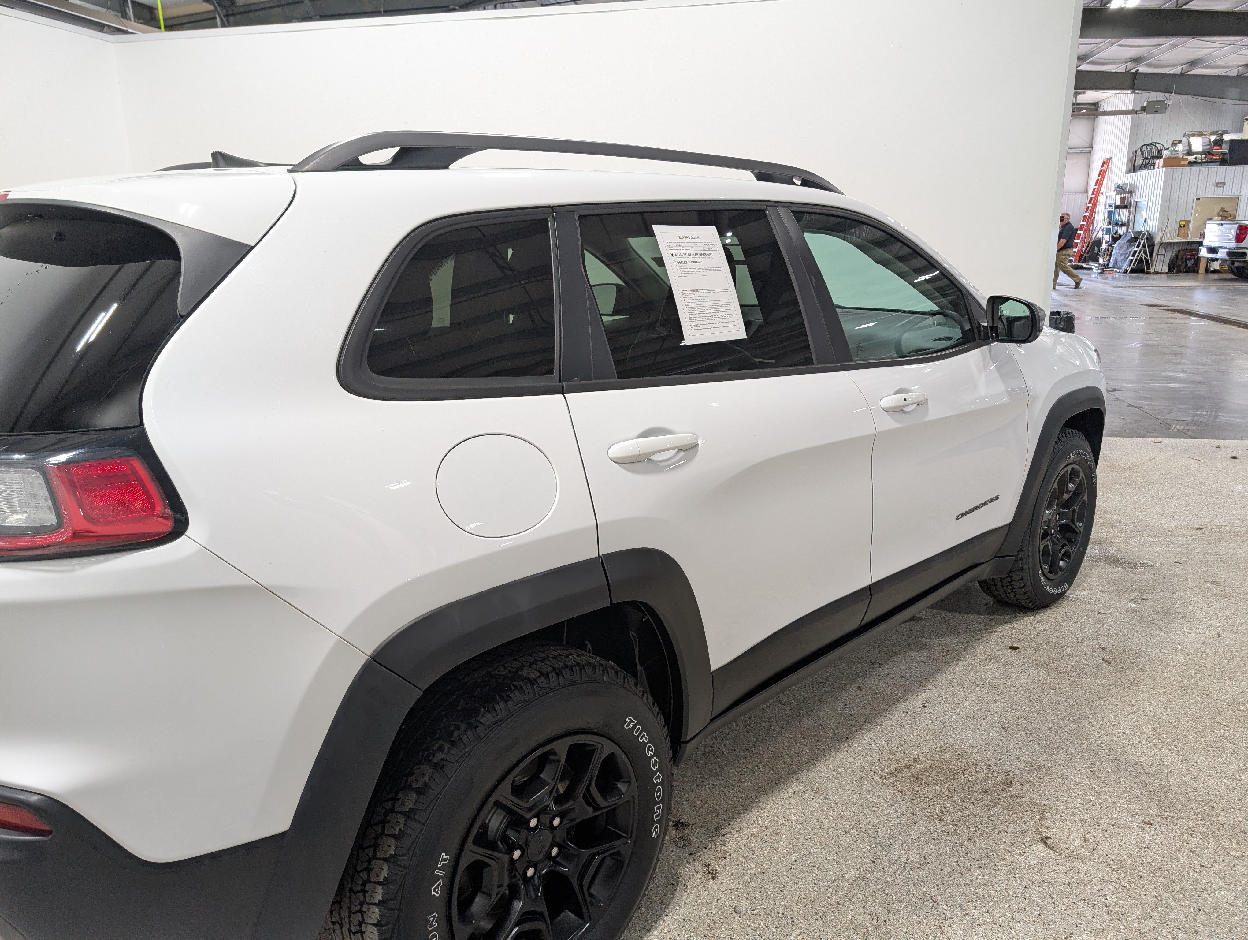 Used 2020 Jeep Cherokee Trailhawk w/ Comfort/Convenience Group AWD/4WD image 4