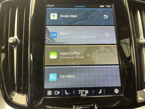 Used 2024 Volvo S60 B5 Plus image 19