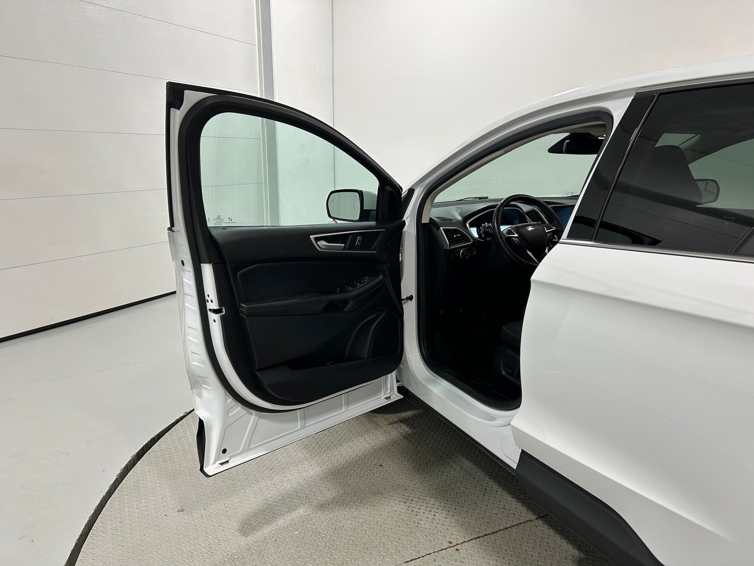 Used 2021 Ford Edge SEL w/ Convenience Package AWD/4WD image 21