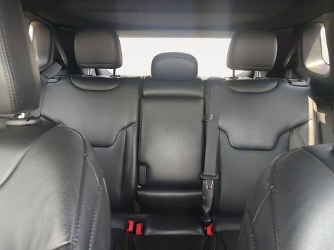 Used 2023 Jeep Compass Limited w/ Sun and Sound Group AWD/4WD image 13