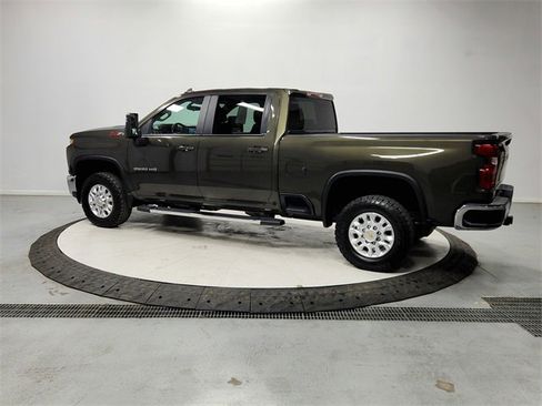 Used 2022 Chevrolet Silverado 3500 LT w/ Convenience Package image 5