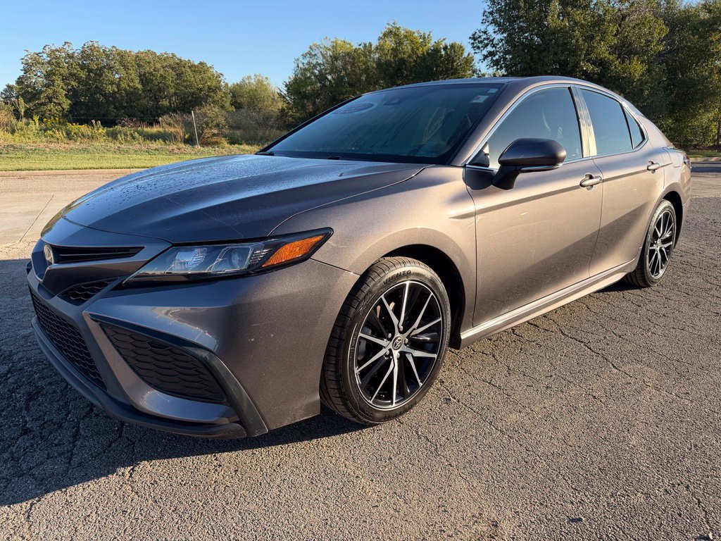 Certified 2024 Toyota Camry SE FWD image 1