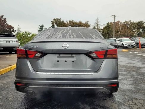 Used 2019 Nissan Altima 2.5 SR w/ SR Premium Package image 6