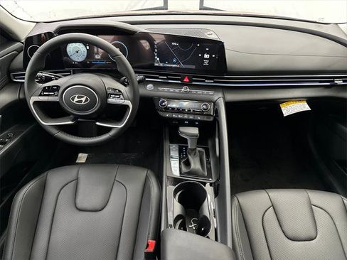New 2025 Hyundai Elantra Limited image 22
