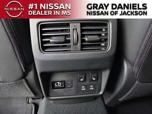 New 2026 Nissan Rogue Platinum w/ Platinum Premium Package image 17