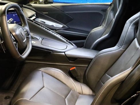 Used 2023 Chevrolet Corvette Stingray Coupe w/ Z51 Performance Package RWD image 10