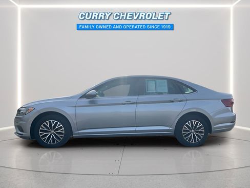 Used 2019 Volkswagen Jetta SE w/ Cold Weather Package image 7