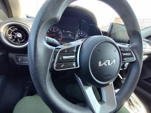 Used 2022 Kia Forte LXS FWD image 18