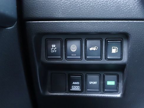 Used 2020 Nissan Rogue SV image 36