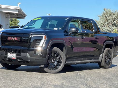 Used 2026 GMC Sierra EV Elevation w/ LPO, Elevation Dark Package AWD/4WD image 9