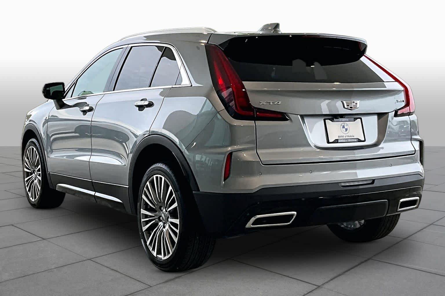 Used 2024 Cadillac XT4 Premium Luxury FWD image 11