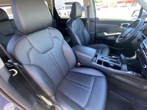 Used 2025 Kia Sorento EX w/ Panoramic Sunroof Package AWD/4WD image 26