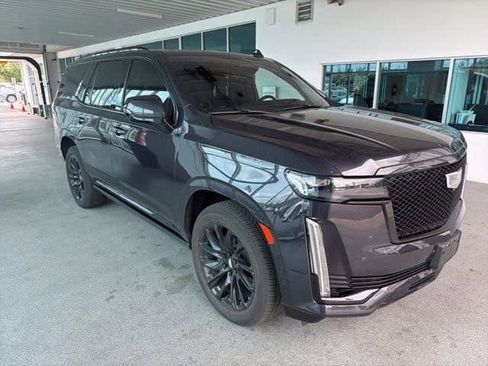 Used 2022 Cadillac Escalade Sport w/ Touring Package AWD/4WD image 11