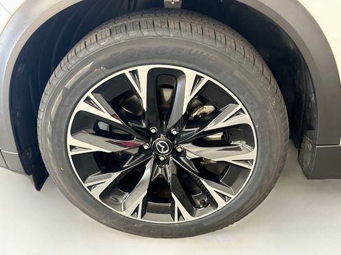 Used 2024 MAZDA CX-90 Plug-In Hybrid w/ Premium Plus AWD/4WD image 11