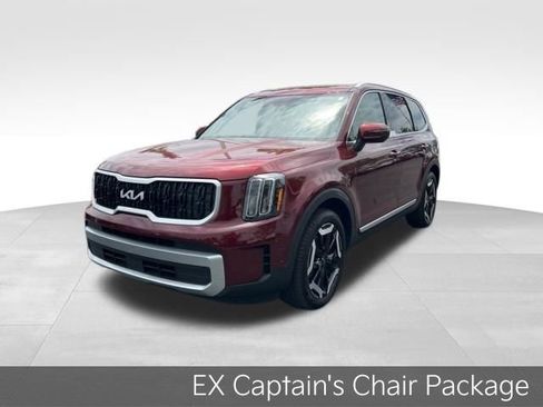 Used 2024 Kia Telluride EX w/ EX Captain's Chair Package AWD/4WD image 3