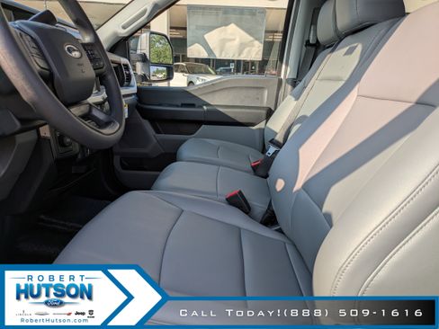 New 2025 Ford F550 4x4 Crew Cab image 26