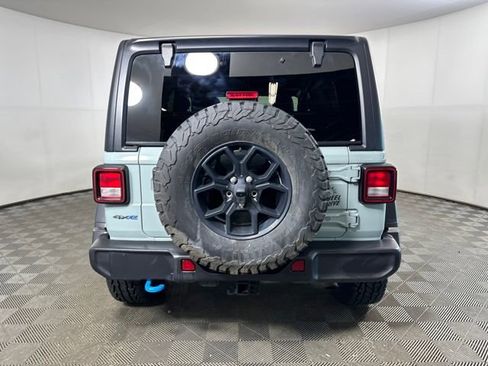 Used 2024 Jeep Wrangler Unlimited image 4