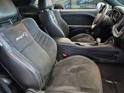 Used 2017 Dodge Challenger SRT Hellcat RWD image 17