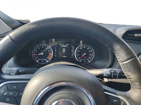 Used 2023 Jeep Renegade Latitude w/ Sun/Sound Group image 9