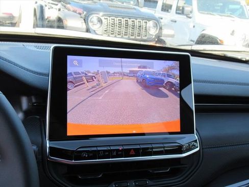 New 2026 Jeep Compass Latitude AWD/4WD image 22