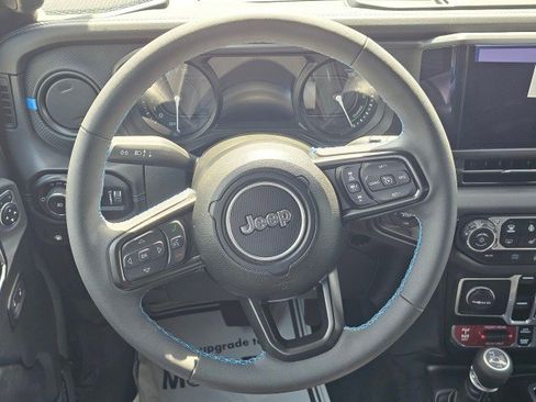 Used 2025 Jeep Wrangler Unlimited Rubicon 4xe w/ Safety Group AWD/4WD image 23