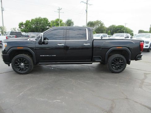 Used 2023 GMC Sierra 2500 Denali w/ Denali Black Diamond Edition AWD/4WD image 10