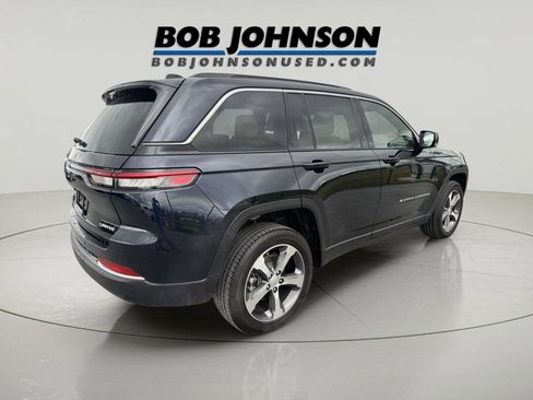 Used 2024 Jeep Grand Cherokee Limited AWD/4WD image 3