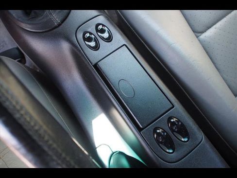 Used 2001 Porsche Boxster image 28