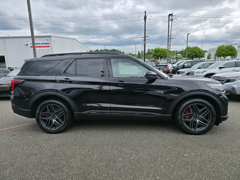 Used 2025 Ford Explorer ST AWD/4WD image 8