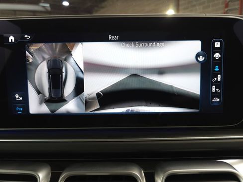 Used 2024 Mercedes-Benz Maybach GLS 600 4MATIC image 18