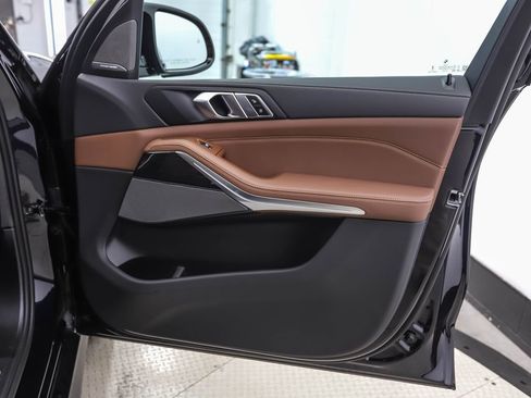 New 2026 BMW X5 M60i w/ Climate Comfort Package image 30