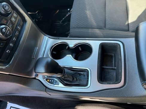 Used 2018 Jeep Grand Cherokee Laredo image 24