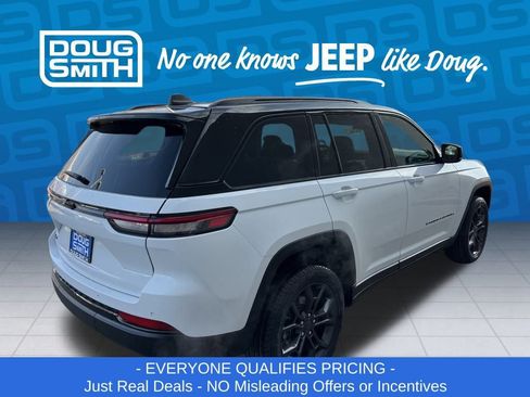 New 2025 Jeep Grand Cherokee Limited image 6