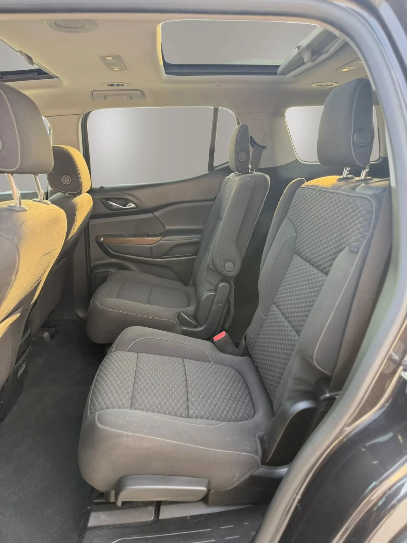 Used 2018 GMC Acadia SLE w/ Driver Alert Package I AWD/4WD image 19
