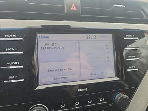 Used 2020 Toyota Camry LE image 18