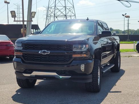 Used 2018 Chevrolet Silverado 1500 LT w/ All Star Edition AWD/4WD image 2