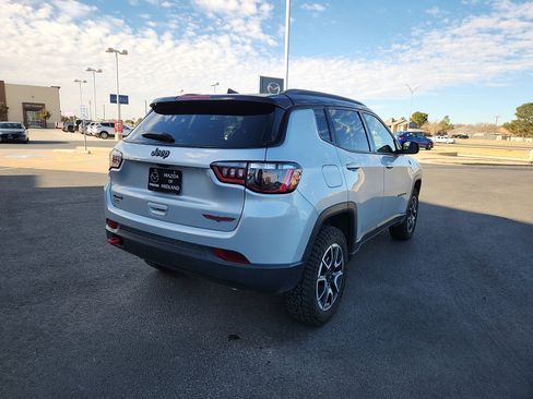 Used 2024 Jeep Compass Trailhawk image 7