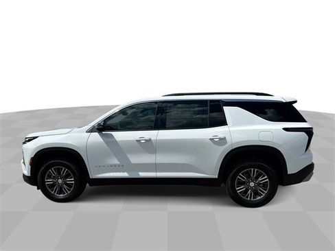 New 2026 Chevrolet Traverse LT w/ Driver Confidence Package image 5