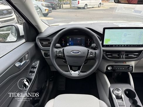 New 2026 Ford Escape SE FWD image 16