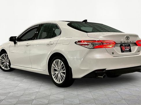 Used 2020 Toyota Camry XLE FWD image 4