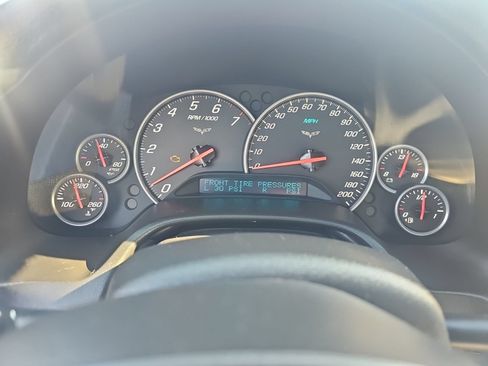 Used 2005 Chevrolet Corvette Coupe w/ Preferred Equipment Group RWD image 10