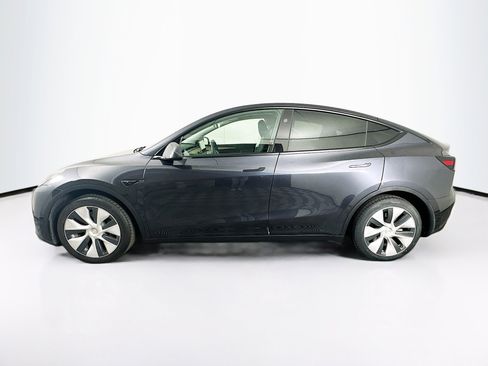Used 2024 Tesla Model Y Long Range AWD/4WD image 4