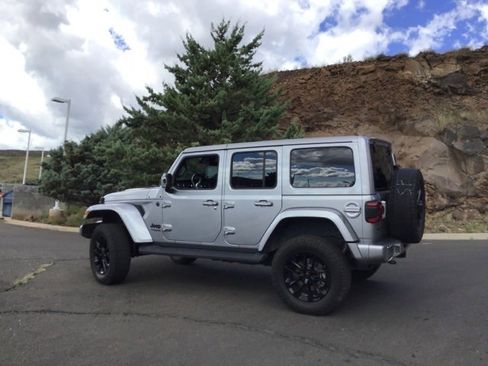 Used 2021 Jeep Wrangler Unlimited Sahara image 13