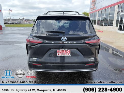 Used 2024 Toyota Sienna Limited AWD/4WD image 7