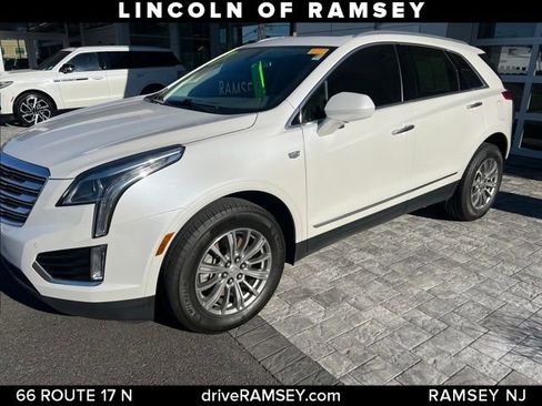 Used 2017 Cadillac XT5 Luxury image 2