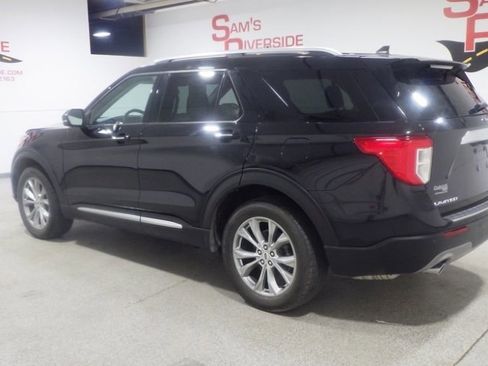 Used 2021 Ford Explorer Limited w/ Equipment Group 301A AWD/4WD image 2