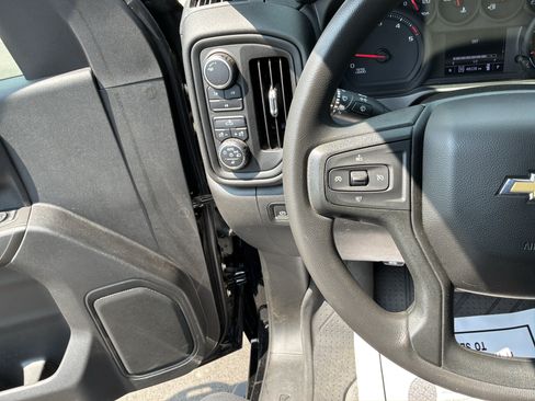 Used 2022 Chevrolet Silverado 2500 Custom w/ Custom Value Package AWD/4WD image 19