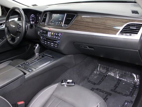 Used 2015 Hyundai Genesis 3.8 w/ Option Group 03 image 25