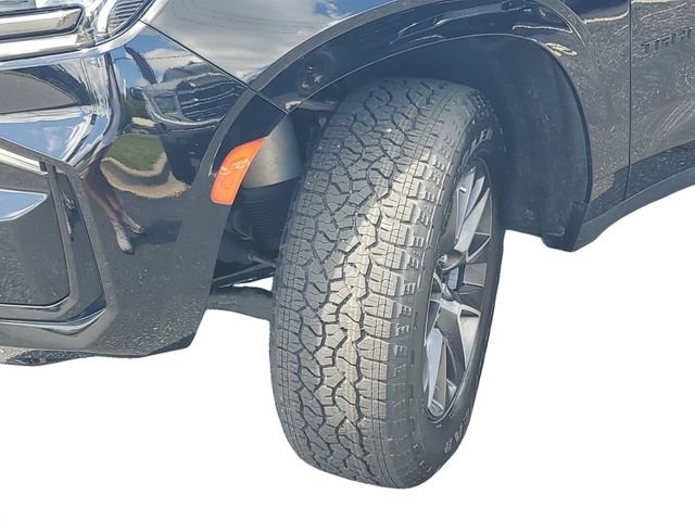 Used 2022 Chevrolet Tahoe Z71 w/ Z71 Off-Road Package AWD/4WD image 39